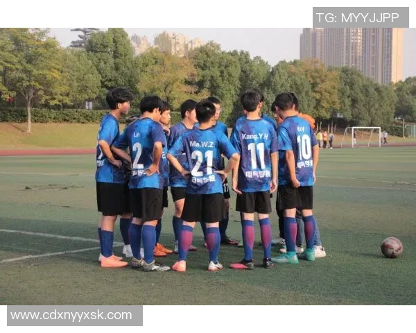 上海足球队的区域防守战术解析与实战应用探讨 上海足球队的区域防守战术解析与实战应用探讨