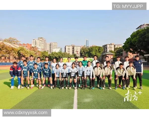 广州足球明星中国行助力青少年足球发展共筑梦想未来 广州足球明星中国行助力青少年足球发展共筑梦想未来