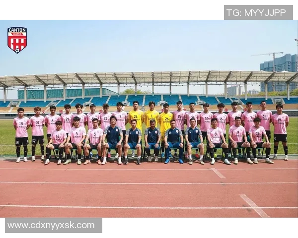 广州足球队技术解析:战术创新与球员发展新趋势探讨 广州足球队技术解析:战术创新与球员发展新趋势探讨