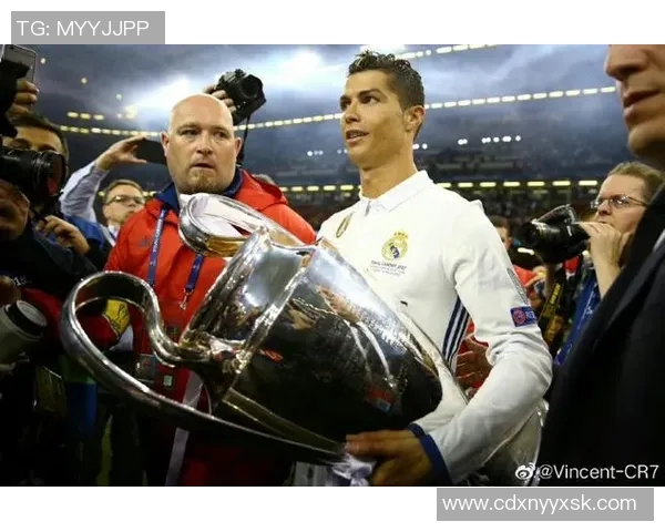 用诗句描绘足球明星的风采与荣耀,展现他们在绿茵场上的传奇故事与激情瞬间 用诗句描绘足球明星的风采与荣耀,展现他们在绿茵场上的传奇故事与激情瞬间